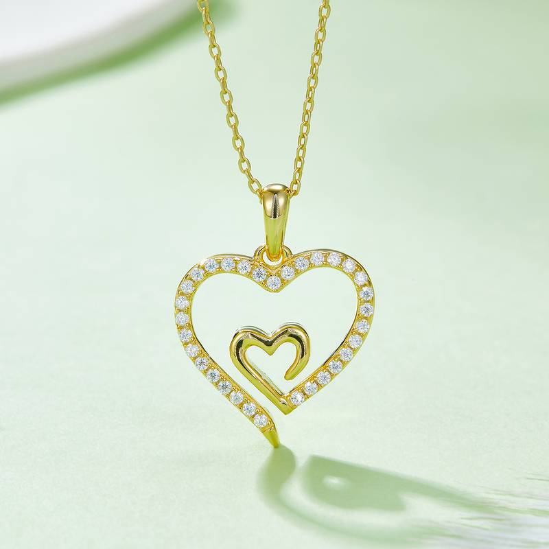 藏芯爱心吊坠S925银莫桑钻厘石D级0.32CT
